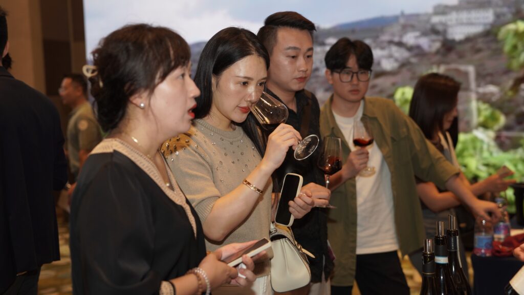 il vino abruzzese in Cina con Wine Channel e il Consorzio di Tutela dei Vini d'Abruzzo