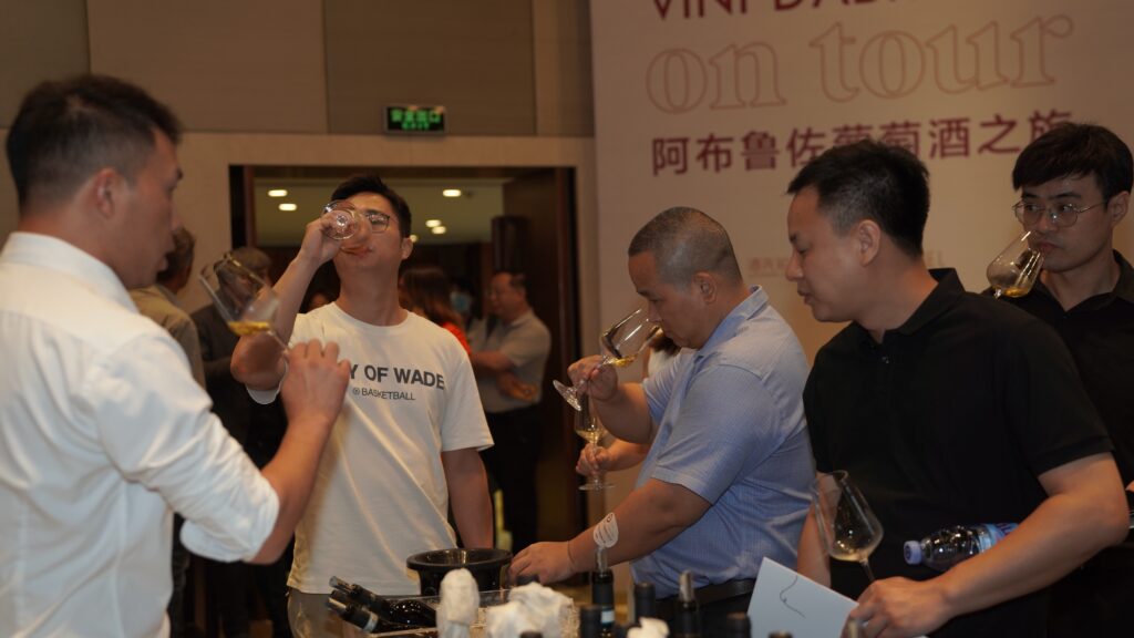 winetasting Montepulciano d'Abruzzo in Cina 